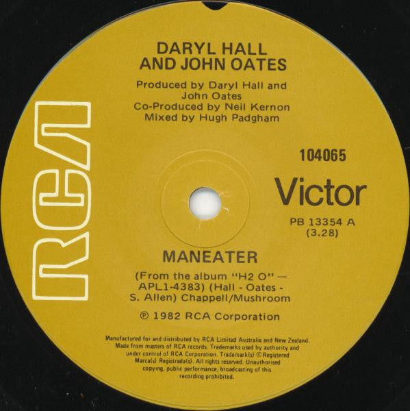 Daryl Hall & John Oates : Maneater (7", Single)