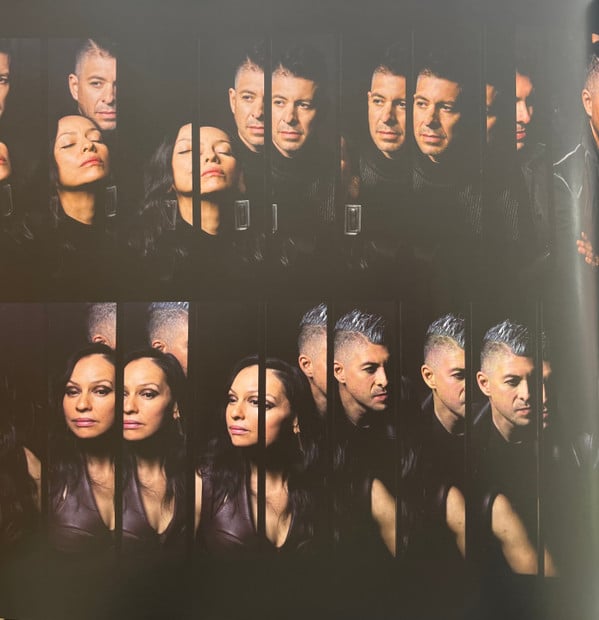 Rodrigo Y Gabriela : In Between Thoughts​.​.​. A New World (LP, Gol)